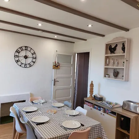 Holiday home Au Nid Nature 4-6 Pers Saint-Julien-Labrousse
